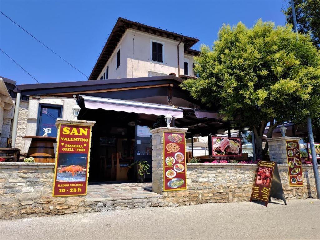 San Valentino Hotel Basanija Exterior photo